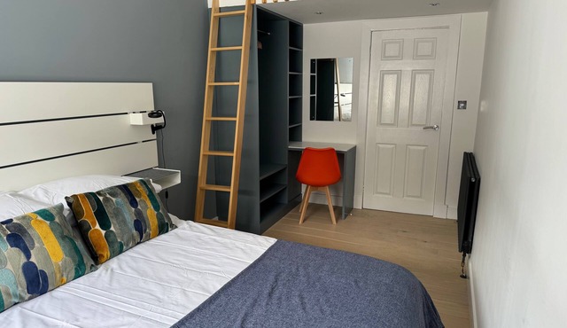 Modern city central property in Edinburgh