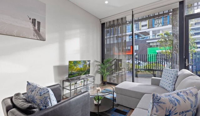 Modern City-Fringe Townhouse