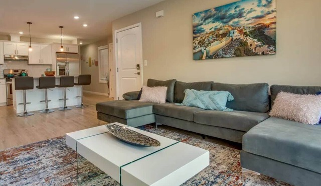 Modern City Getaway Near Downtown Newark & NYC