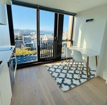 Modern City Living with the Harbour Views