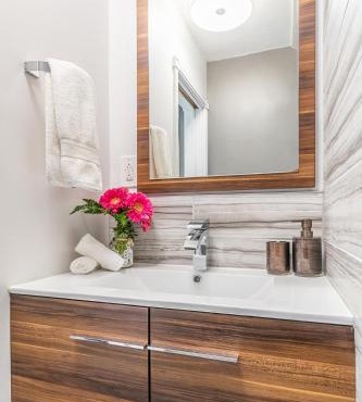 Modern City Suite with Rooftop Patios