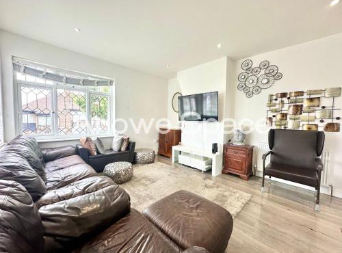 Modern Classic 3-Bedroom Flat