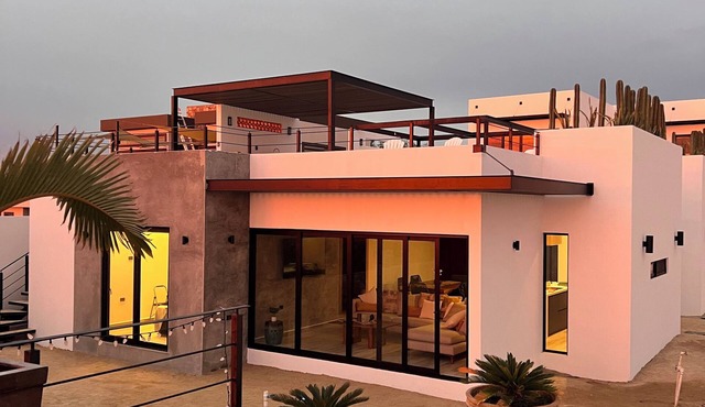 Modern, Clean & Airy Beach Retreat with Pool and Rooftop Ocean Views