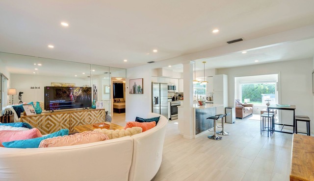 Modern Clearwater Getaway – 4BR/2BA w/Pool, Hot Tub & Prime Location