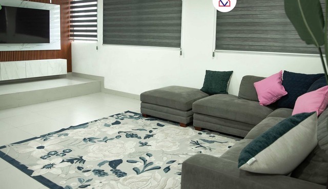 Modern Close to Airport and Border