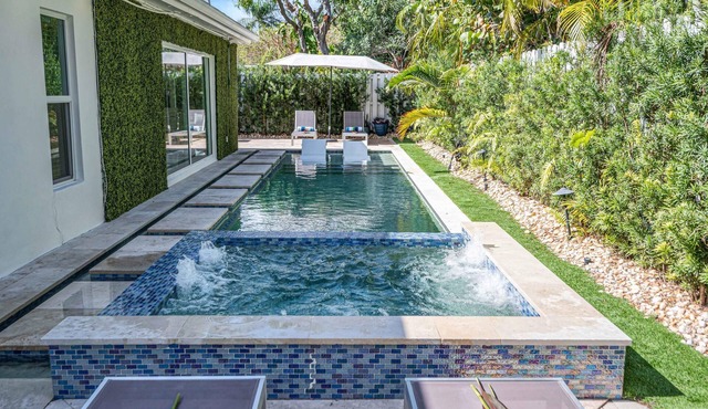 Modern Coastal Style Walk To Beach Heated Pool Tranquility Ocean Mist Key Resldences