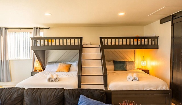Modern Coast Escape |Hot Tub & Games |Near Beach