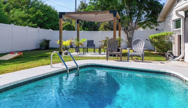 🔆Modern Coastal Cottage🔆 Heated Pool, Beaches, Dunedin