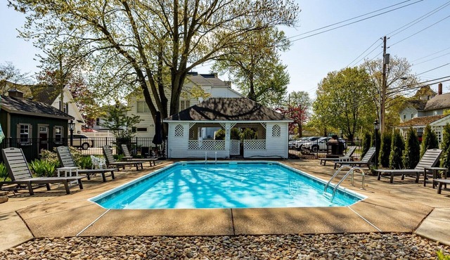 Modern Coastal Retreat - private pool & close to beach!