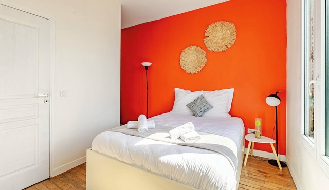 Modern cocoon on the outskirts of Paris - sleeps 4
