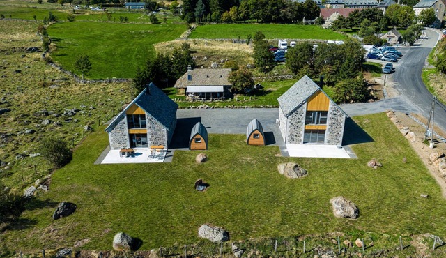 Modern, comfortable Buron in the heart of Aubrac