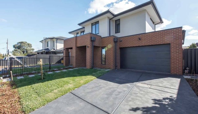 Modern Comfort in Avondale Heights Family Home