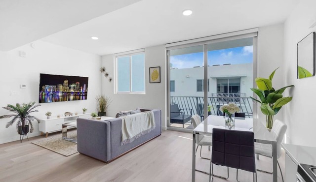 Modern Comfort: 1 Bed Retreat with Free Parking