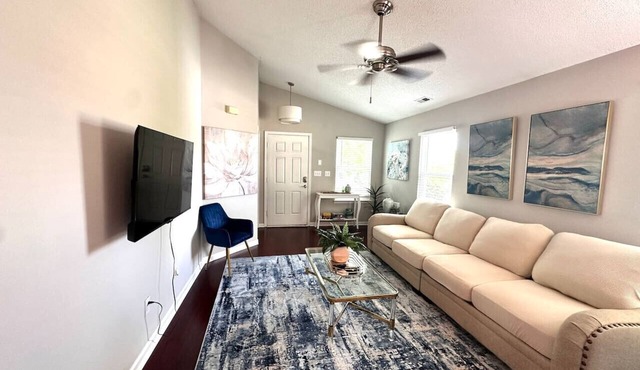 Modern comfort, 2BR/2BA Retreat