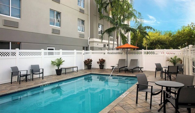 Modern Comfort: 4 Units. Onsite Pool. Parking. Short Drive to Port Everglades!