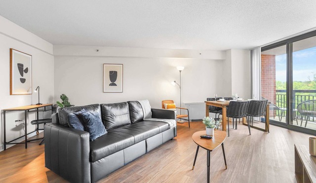 Modern Comfort Apt in Pentagon City