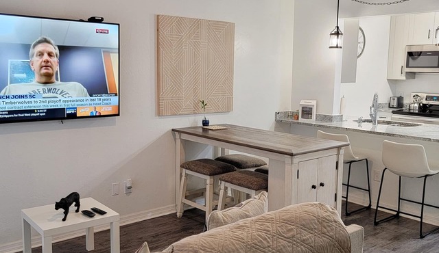 🌟 Modern Comfort Awaits in Gainesville Condo 🌆🏡