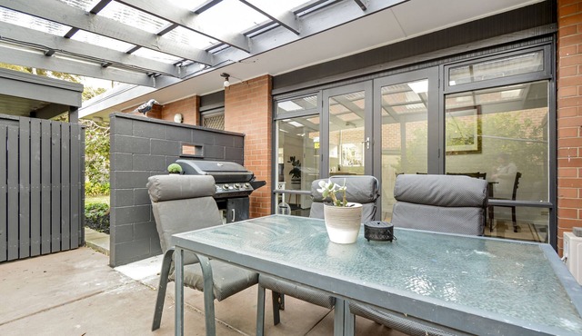 Modern Comfort Close to the Surf Coast