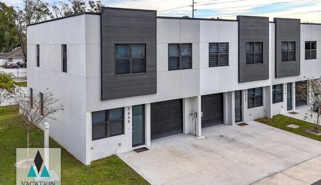 Modern Comfort for Groups | 2 Units Side by Side | Stadiums Nearby