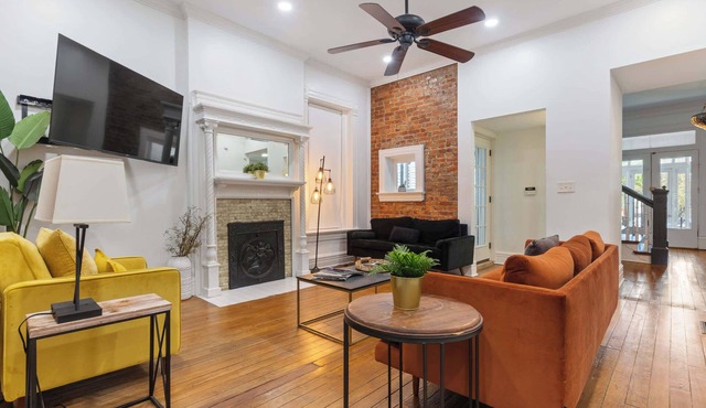 Modern Comfort + Historic Charm for Large Groups 16+ guests | 7 bedrooms | 14 beds | 3.5 baths