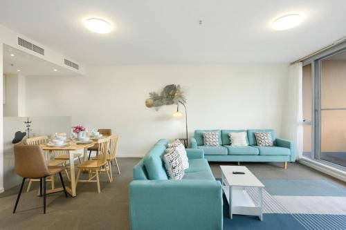 Modern Comfort Hurstville 3BR Wifi Train Business