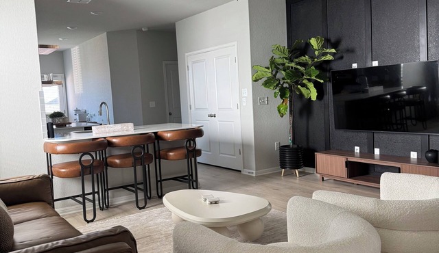 Modern Comfort in Buda – Family & Group Friendly