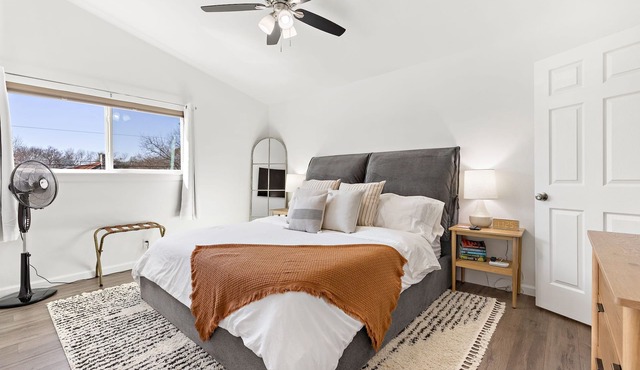 Modern Comfort in Central Austin! Very close to UT