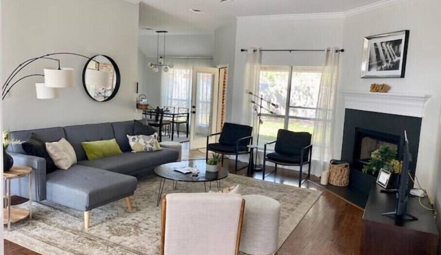 Modern Comfort in Keller w/King, Garagen