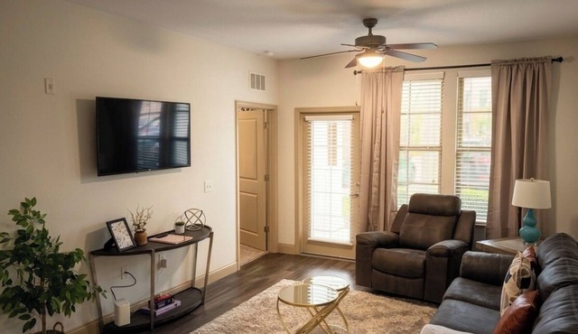 Modern Comfort in the Heart of Southside
