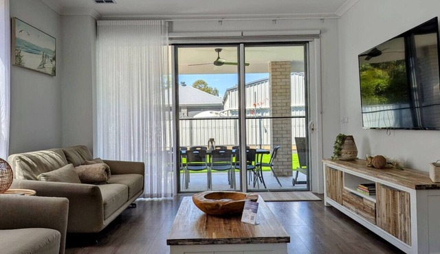 Modern comfort & luxury close to the beach