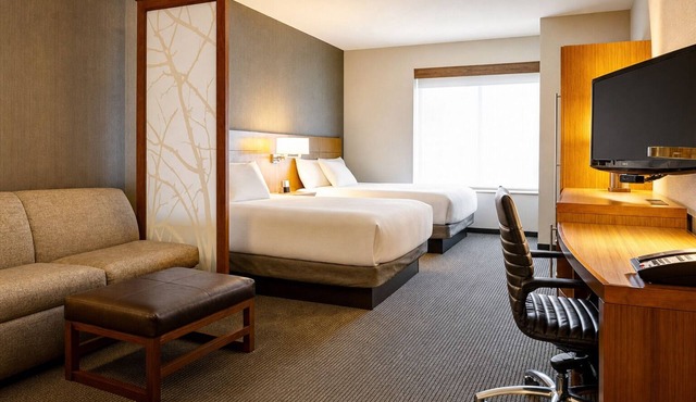 Modern Comfort Minutes from Downtown Corpus Christi and Beach Attractions