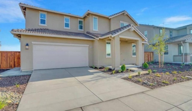 Modern Comfort: Manteca Edition