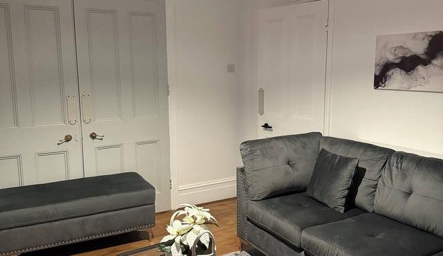 Modern Comfort Meets Space – 5 Bedroom Home