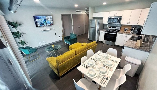 Modern Comfort Meets Affordable Luxury – Your Perfect Stay Awaits!