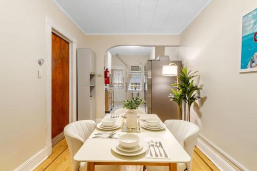 Modern Comfort Minutes from NYC, Free Parking