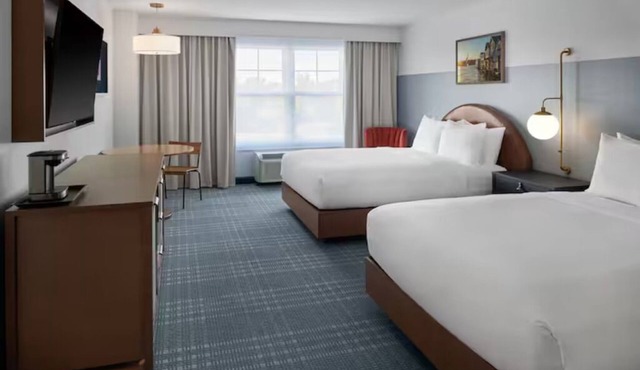 Modern Comfort Near CMAC Performing Arts Center – Just 1 Mile l 2 Relaxing Rooms