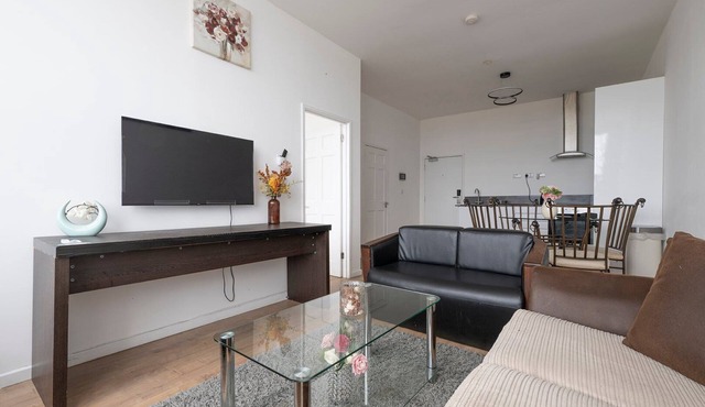 Modern comfort near The Hawthorns Station