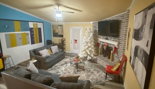 Modern Comfort Near Military Bases & Shopping Walk to Parks & Lakes!