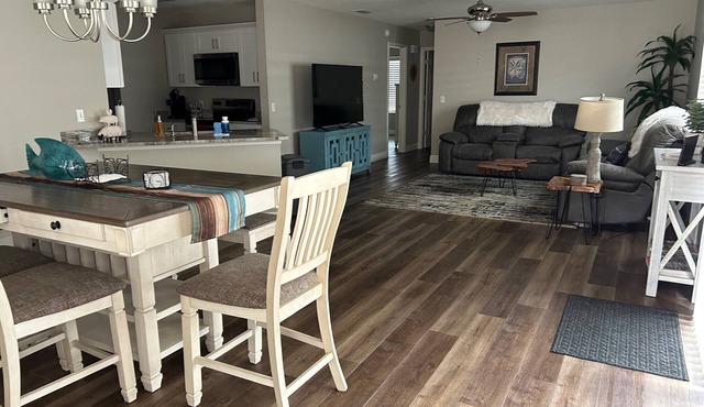 Modern Comfort & Prime Location in The Villages – Golf Cart Included!