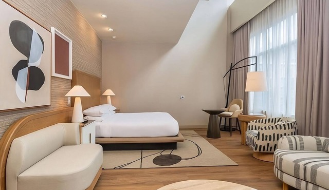 Modern Comfort with Great Amenities | Outdoor Swimming Pool | Pet-Friendly