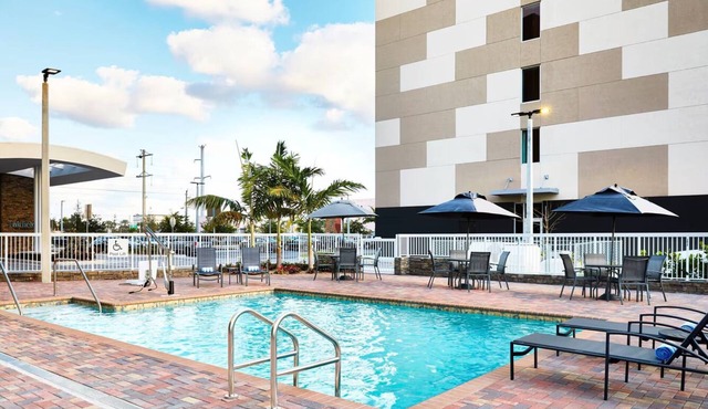 Modern & Comfortable 3 Rooms – Quick Access to CityPlace Doral - 0.4 mile Away