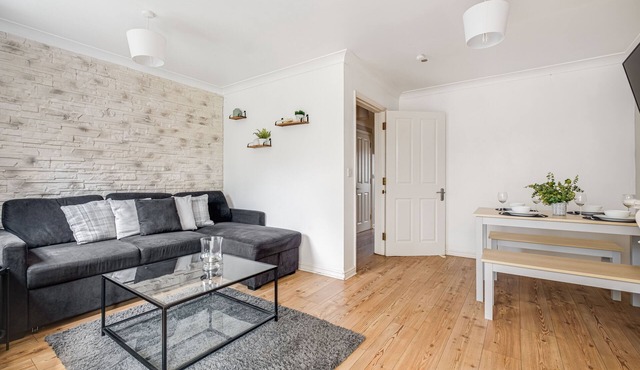 Modern & comfortable 4-bed house