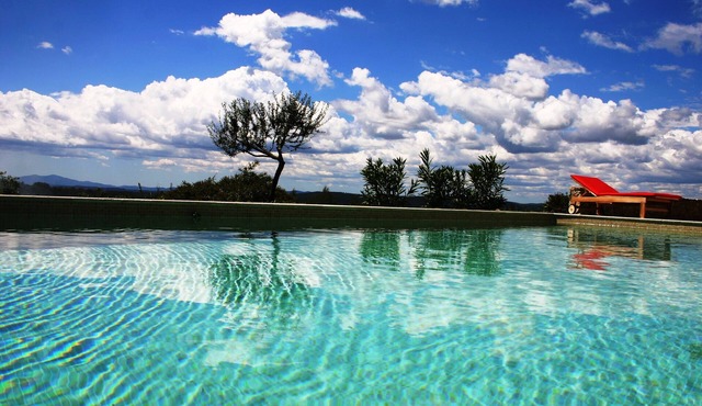 Modern, comfortable 4-star gîte in a quiet woodland setting