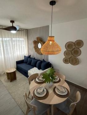 Modern, Comfortable, Close to Beaches