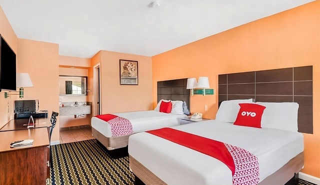Modern Comforts in the Heart of Channelview! Pets Allowed, Free Parking!
