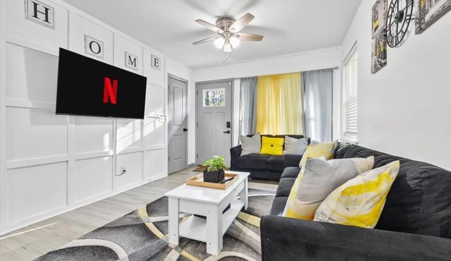 Modern Comforts with 4BD-3BR Sleeps 8