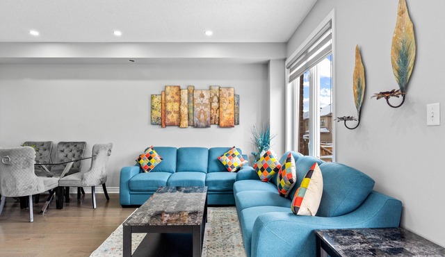 Modern Comfy ~ 4 Bedroom, 3.5 Washroom ~ Specious and Family-Friendly ~ Brampton