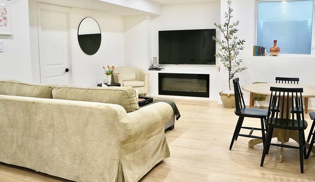 Modern & Comfy Getaway | Near Delpark Homes Centre