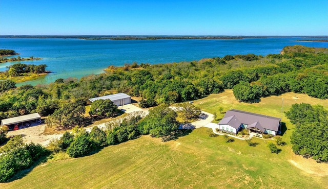 Modern, Comfy & Stylish Farmhouse - Direct Lake Access/Fishing Pond/Wildlife