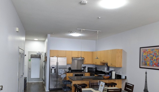 Modern Condo downtown Anaheim Disneyland